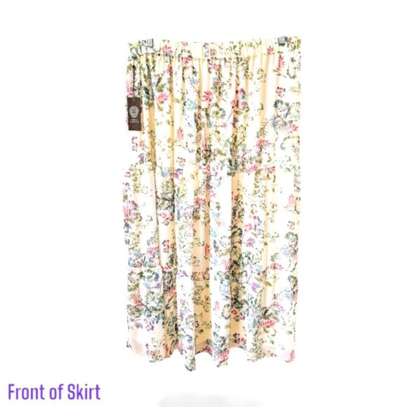 VINCE CAMUTO Plus Size Dandelion Floral Tiered Lined Maxi Skirt 1X - Picture 2 of 16